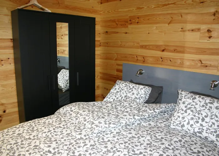 Le Chaleureux De 2 *